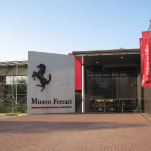 FERRARI TOUR